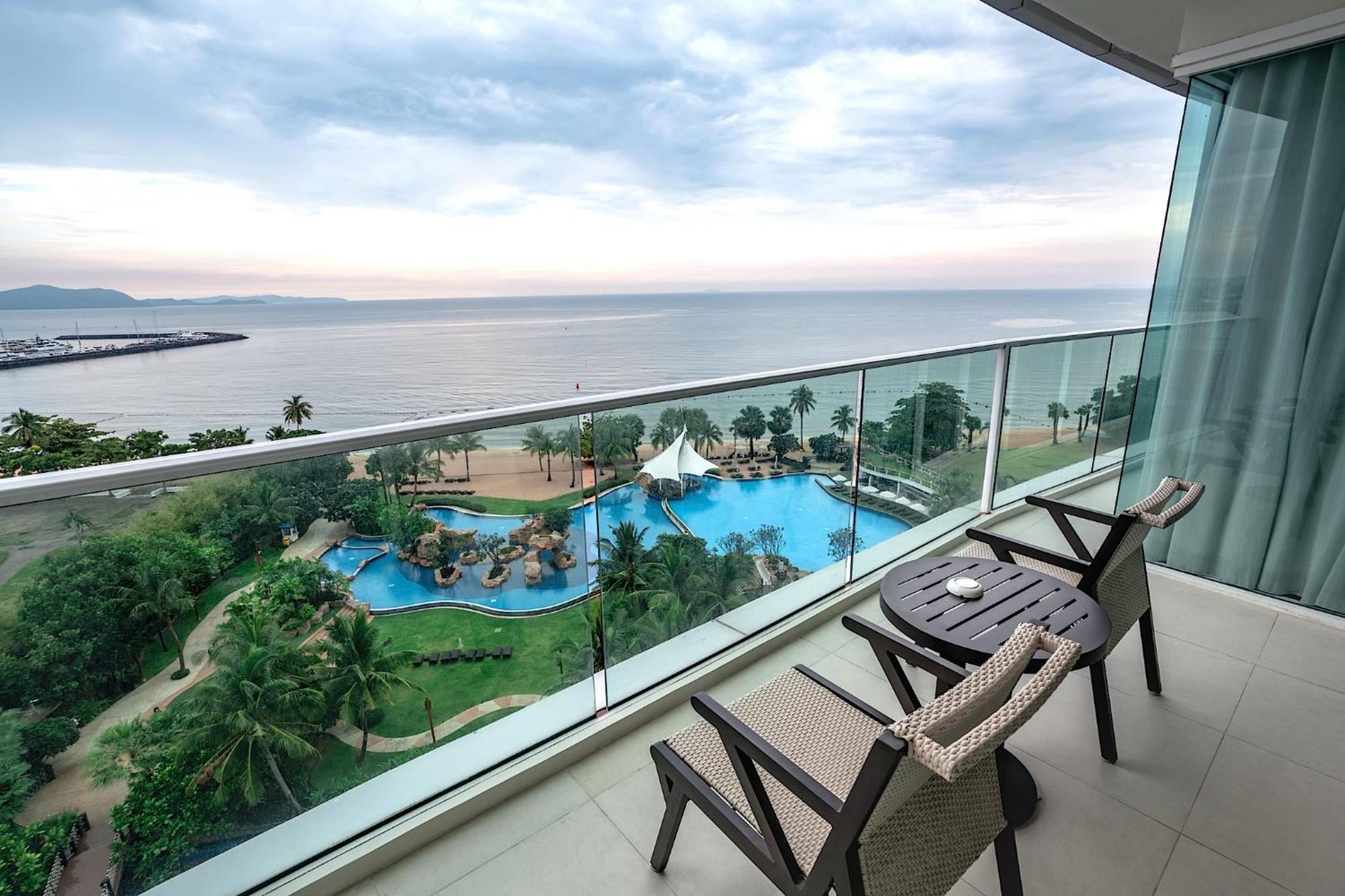 Movenpick Residences Pattaya With Ocean View ナ・ジョムティエン エクステリア 写真