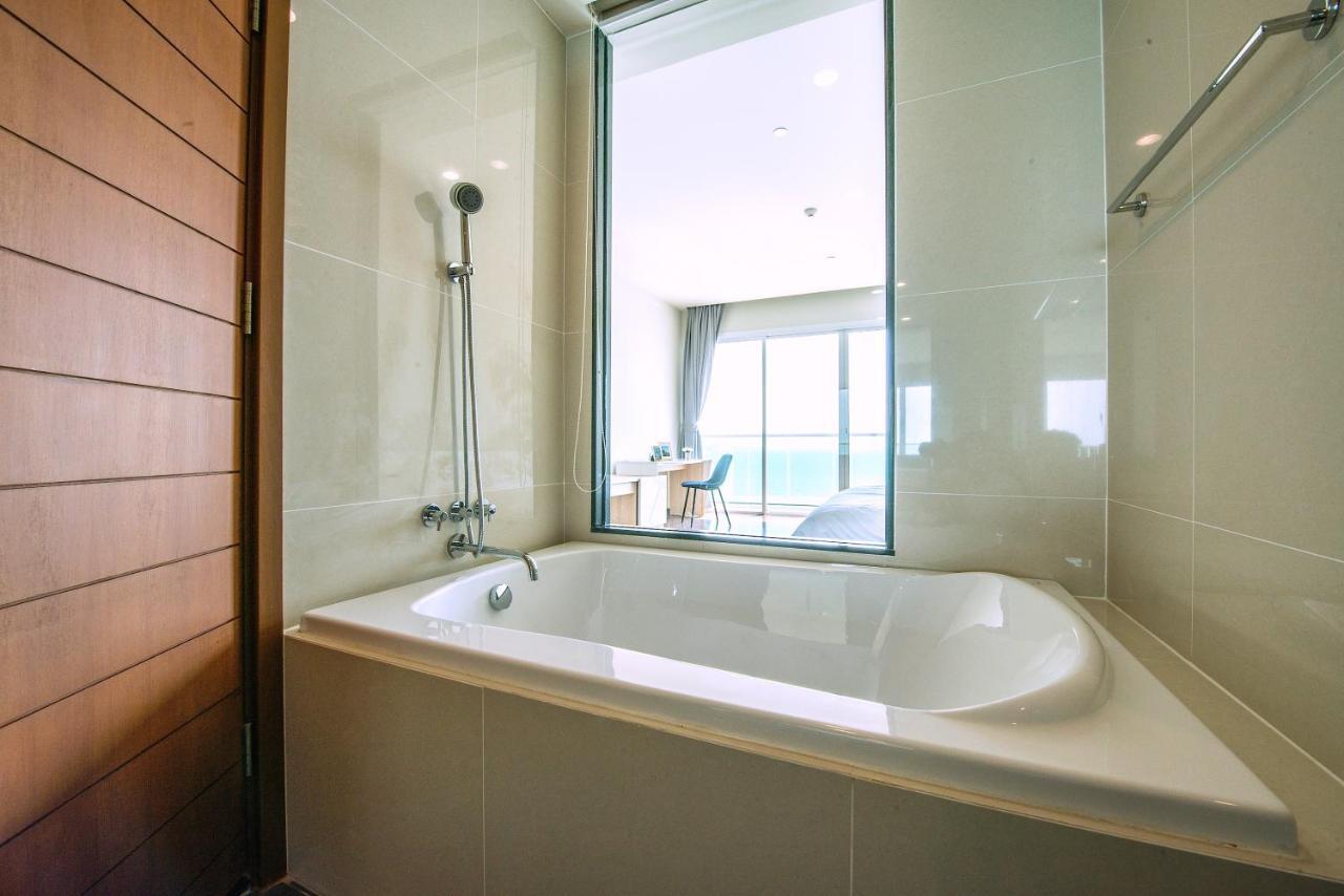 Movenpick Residences Pattaya With Ocean View ナ・ジョムティエン エクステリア 写真