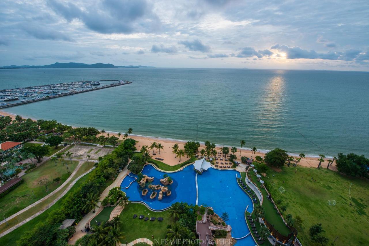 Movenpick Residences Pattaya With Ocean View ナ・ジョムティエン エクステリア 写真